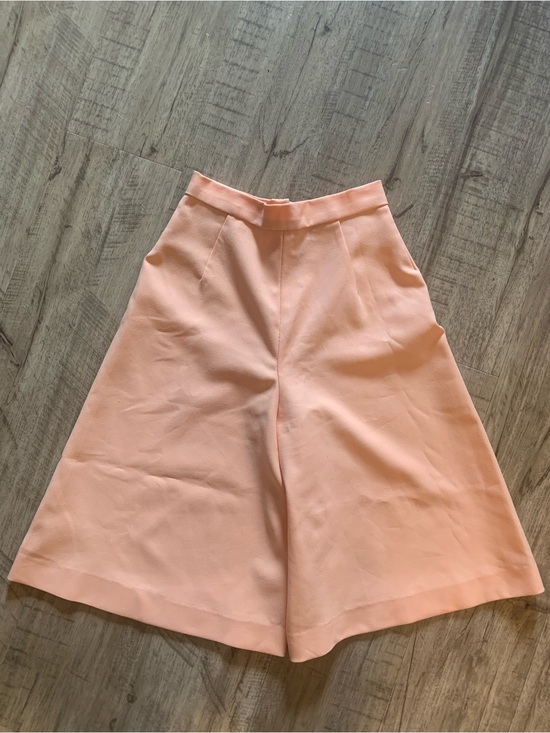 Vintage Pants - Vintage, handmade Light Peach High-waisted Wide-leg Short
